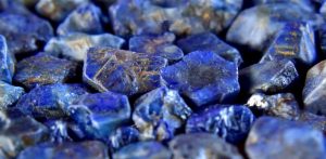 Lapis lazuli - en eftertraktad och magisk sten