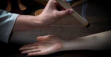 Moxa – stimulerar kroppens egna läkningsprocesser Moxibustion, Moxa, Tarotguiderna, veckans Astro-Tarot, Medium, sierska, Vivi Linde, Häxa, Mediumpodden, änglar