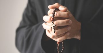 Franciskanerna – grundades av Franciskus av Assisi år 1209 och byggde sitt liv på strikt fattigdom, bön och tjänande av andra.